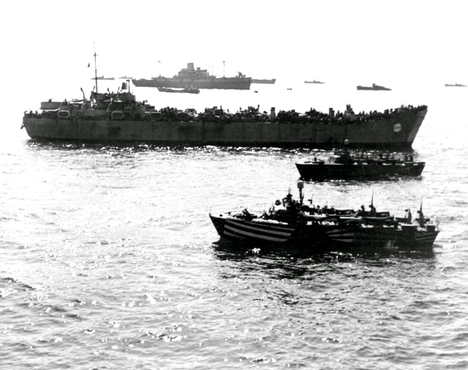 HM LST-404 Salerno 12 September 1943