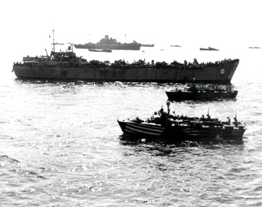 HM LST-404 Salerno 12 September 1943