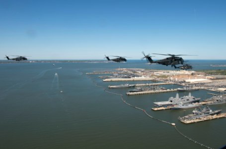 HM-14 Conducts Formation Flight 160420-N-IT566-493