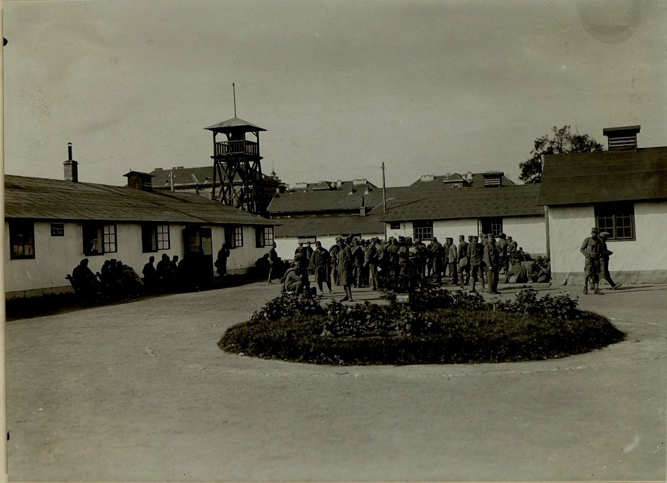 Hof mit Feuerturm in der Rudolfskaserne (BildID 15481401)