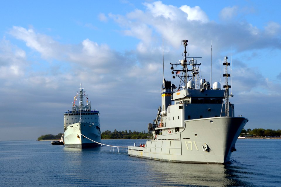 HMCS Protecteur arrives at Joint Base Pearl Harbor-Hickam 140306-N-DX698-191