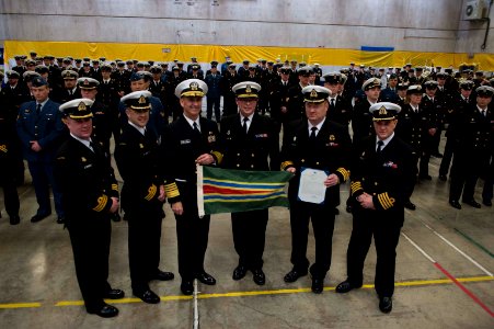 HMCS Toronto receives award 150220-N-AT895-150 photo