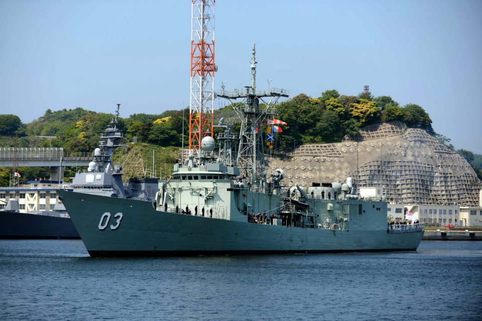 HMAS Sydney 130506-N-TG831-047
