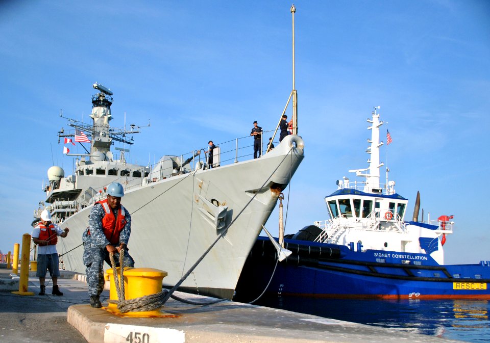 HMS Lancaster arrives at Key West 150420-N-YB753-028