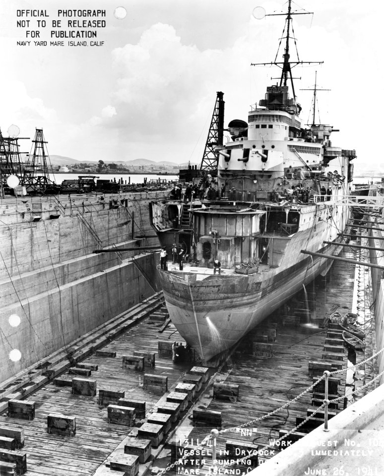 HMS Liverpool (C11) in dry dock at the Mare Island Naval Shipyard on 26 June 1941 (NH 60379)