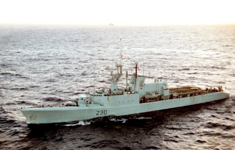 HMCS Margaree (DDH 230) during FLEETEX 1-90 photo