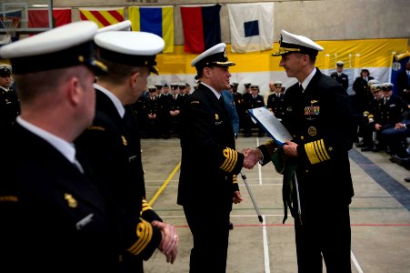 HMCS Toronto receives award 150220-N-AT895-127 photo
