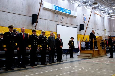 HMCS Toronto receives award 150220-N-AT895-173