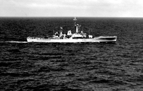 HMS Apollo (F70) underway at sea in 1986 (6406615)