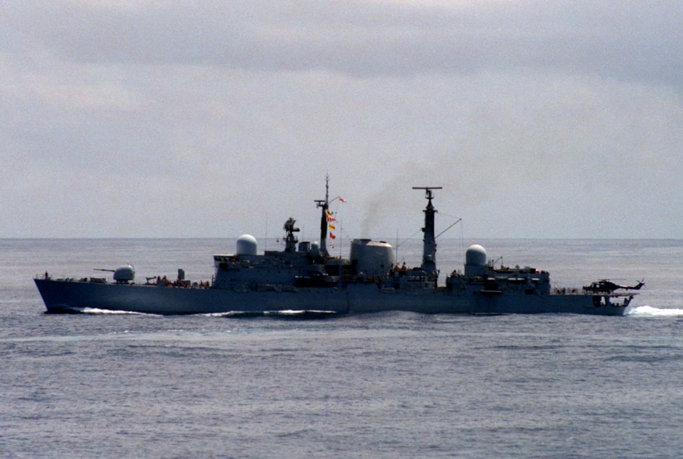HMS Exeter (D89) underway in 1986