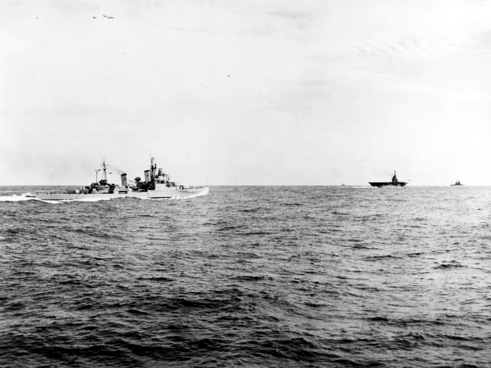 HMS Newcastle (C76) underway off Korea on 3 March 1954 (80-G-642749)