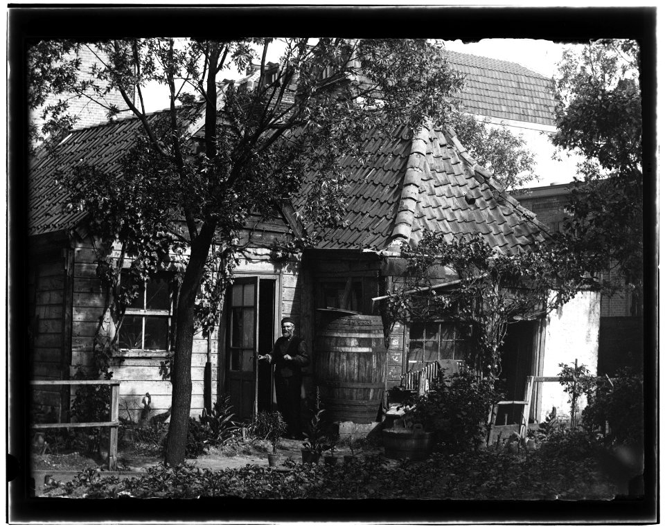 Hoedemakersstraat (na 1898 Van Ostadestraat) Jacob Olie (max res)
