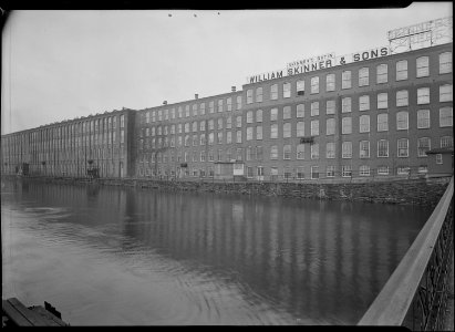 Holyoke, Massachusetts - Scenes. The Canal, the best tradition of a home industry, founded elsewhere and... - NARA - 518296