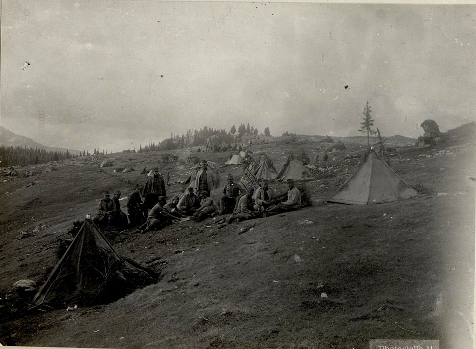 Hochfläche der 7-Gemeinden. Freilager einer Batterie. (BildID 15639634)