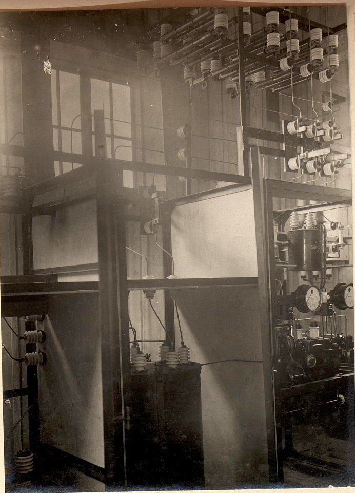 Hochspannungsraum in der Seilbahn Station Ober Vellach. Aufgenommen am 22. Mai 1916. (BildID 15475979)