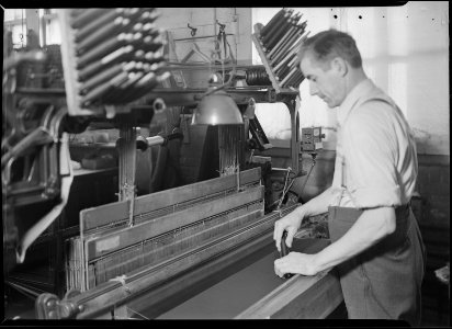 Holyoke, Massachusetts - Silk. William Skinner and Sons. Doubling - NARA - 518305