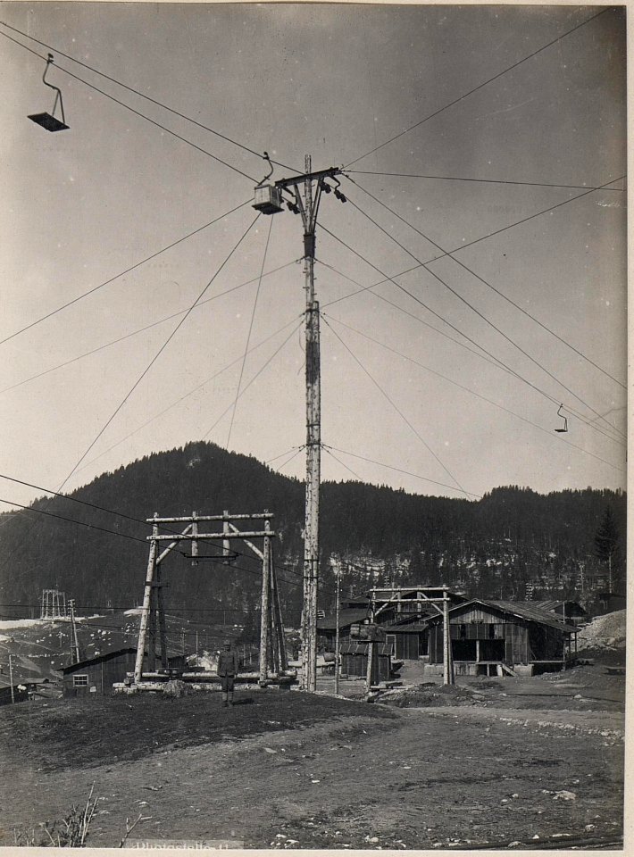 Hohe Stütze der Seilbahn 3. Monte Rover (BildID 15643405)