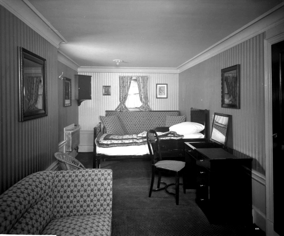 Holbein Suite on the 'Aquitania' (1914) RMG G10850