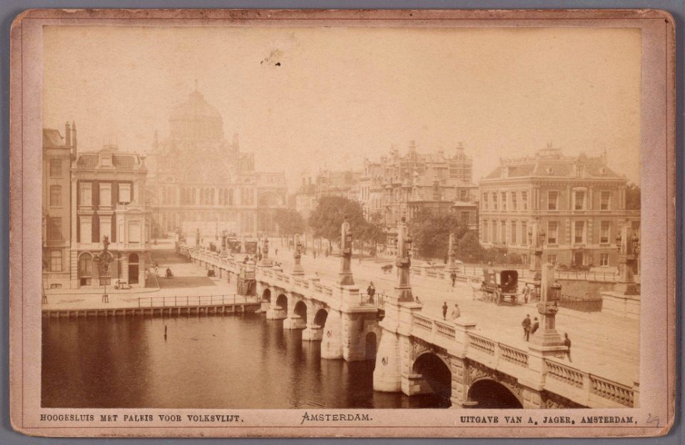 Hogesluis en Sarphatistraat gezien naar het Paleis voor Volksvlijt