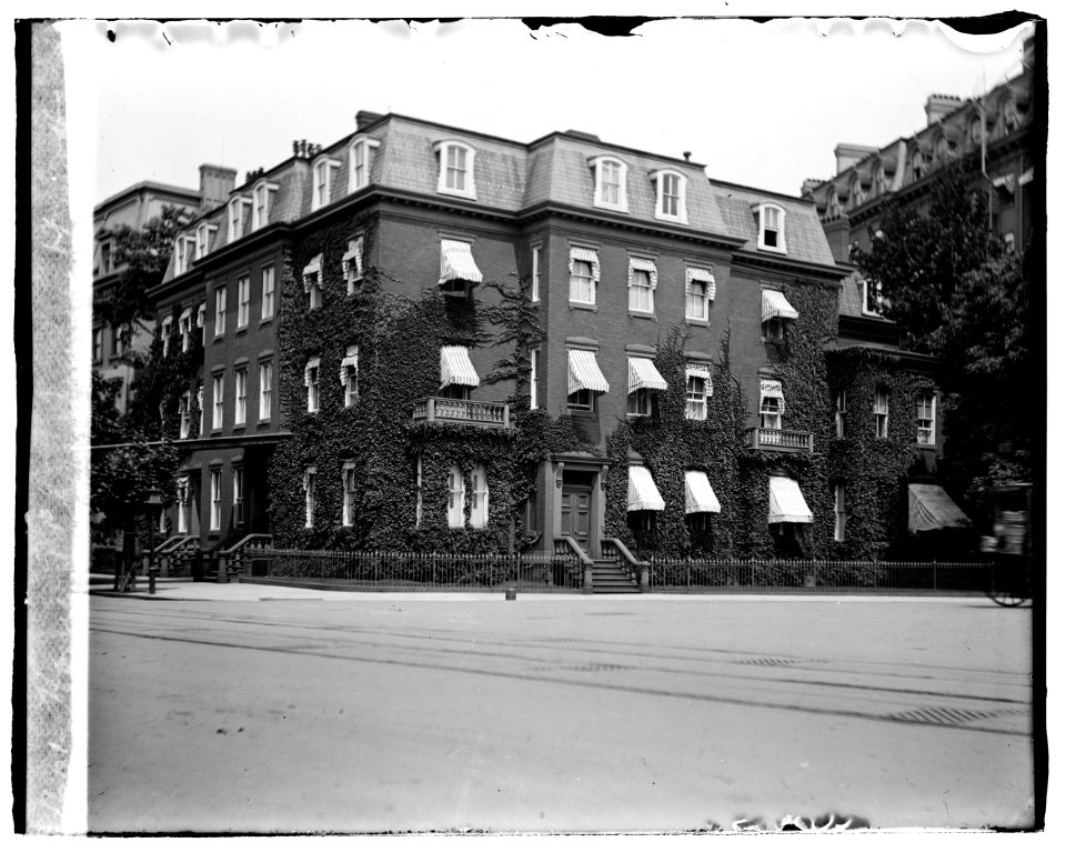Home of Chas. (...), 14 and H LOC npcc.00068