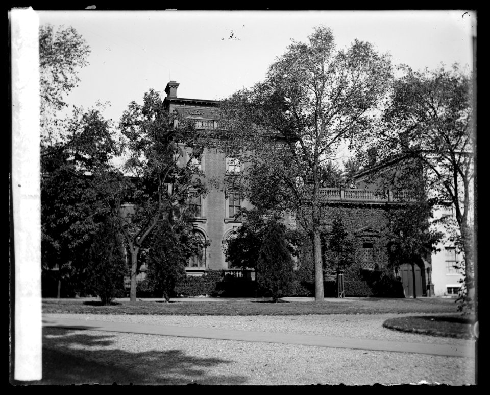 Home of Danl. Webster 17th & H., (Washington, D.C.). Said to have been lost in a poker game LCCN2016819418