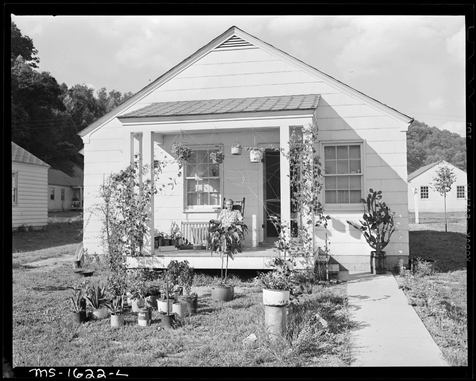 Home of miner who lives in company housing project. Koppers Coal Division, Kopperston Mine, Kopperston, Wyoming... - NARA - 540885