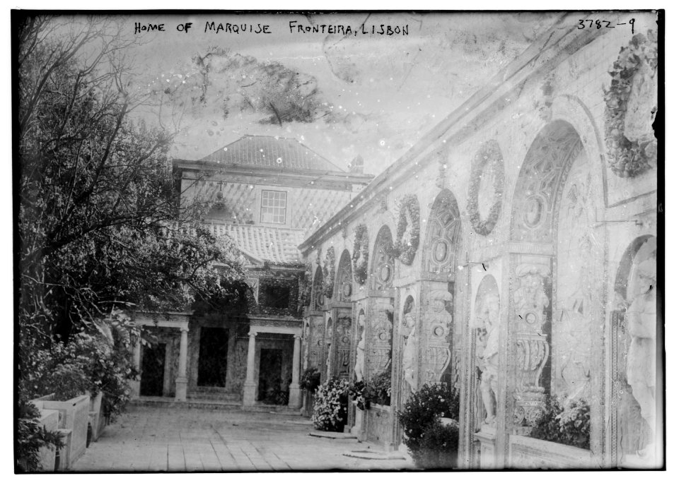 Home of Marquise Fronteira, Lisbon LCCN2014701176