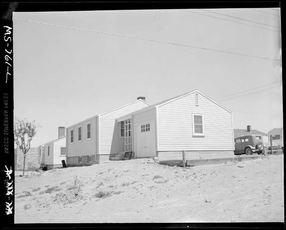 Home of miner in company housing project. Union Pacific Coal Company, Stansbury Mine, Rock Springs, Sweetwater... - NARA - 540585