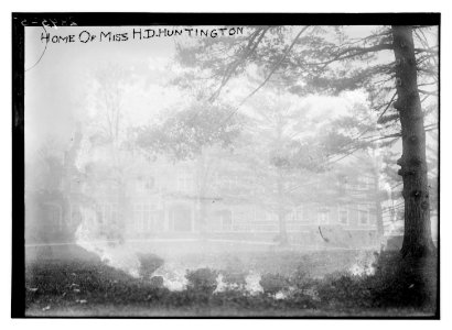 Home of Miss H.D. Huntington LCCN2014694713