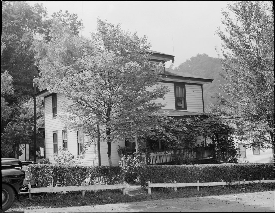 Home of Robert Roop, miner, who lives in company housing project. The Pocahontas Corporation, 33-34 Mine, Bishop... - NARA - 540696
