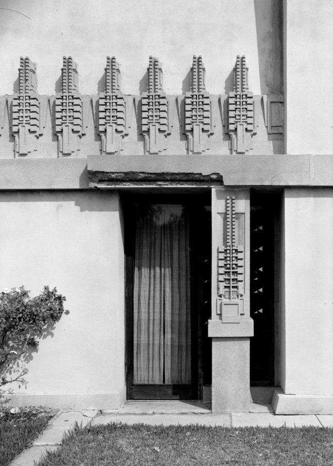 Hollyhock Southwest terrace detail HABS CAL,19-LOSAN,28-3