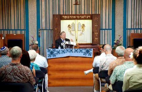 Holocaust Remembrance Day 150416-N-WC566-041