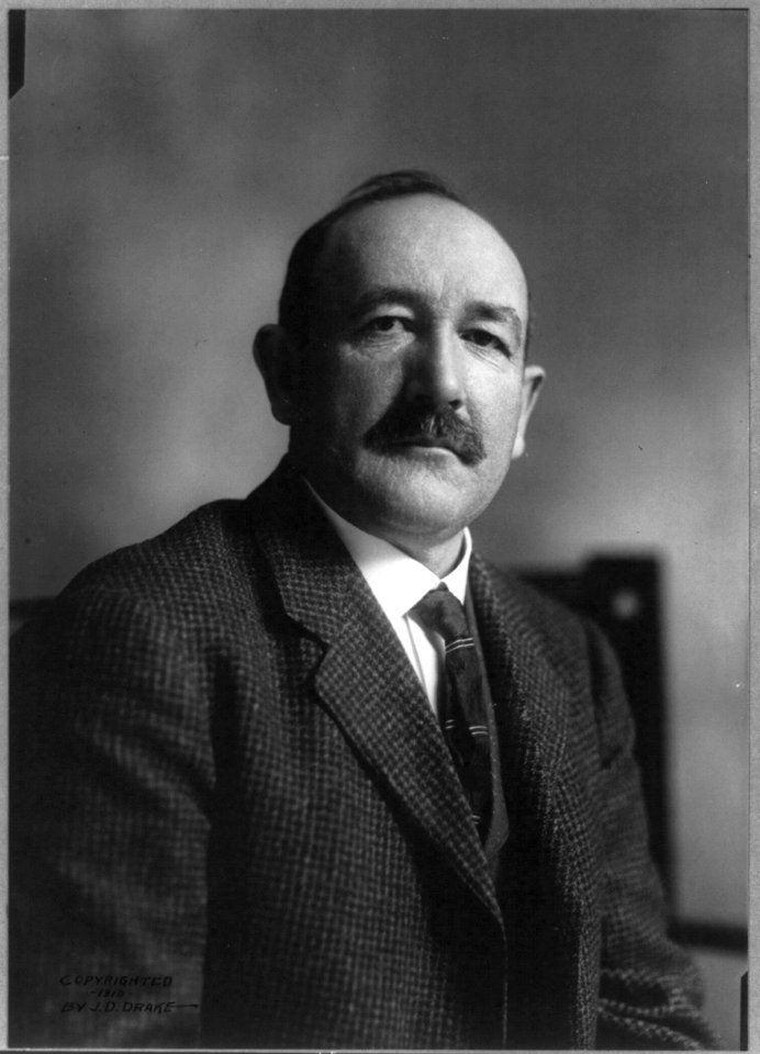 Homer Calvin Davenport, 1867-1912, half length portrait, facing slightly right LCCN2005686543