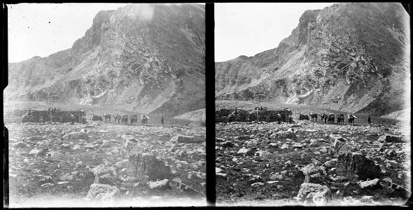 Homes i animals en la construcció del refugi d'Ulldeter