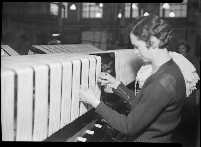 Holyoke, Massachusetts - Silk. William Skinner and Sons. Reeling raw slik (sic) from bobbin into skein. - NARA - 518322