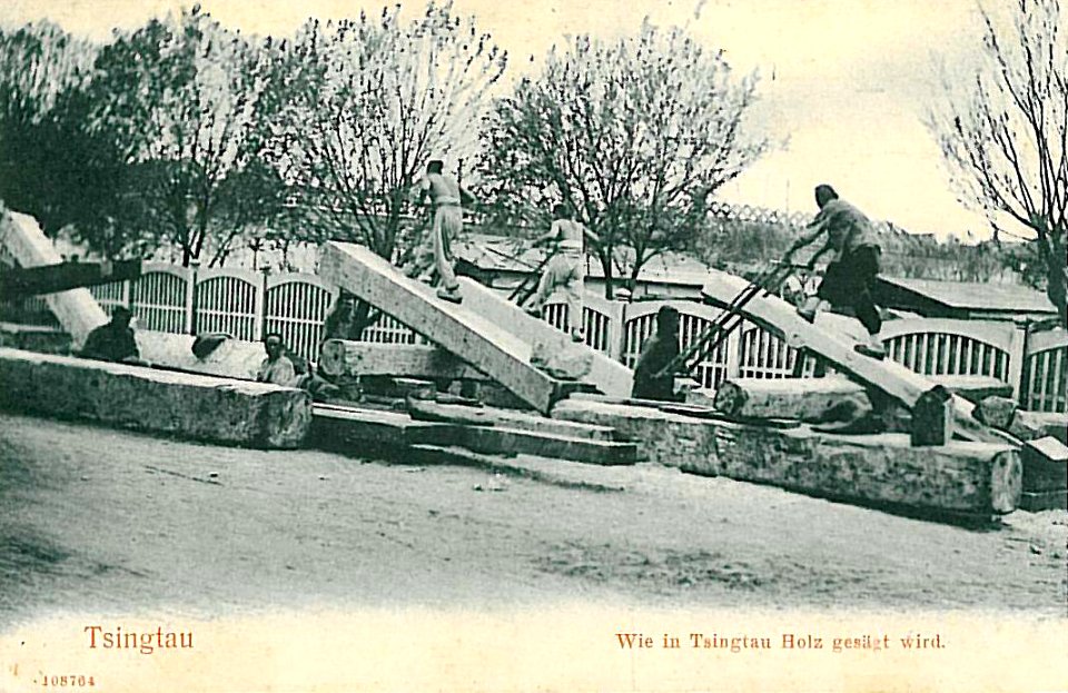 Holzsaegen in Tsingtau