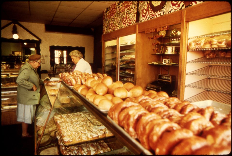 Homemade-bread-and-sweet-rolls-are-made-daily-by-jim-tillman-of-tillmans-bakery 4727525472 o