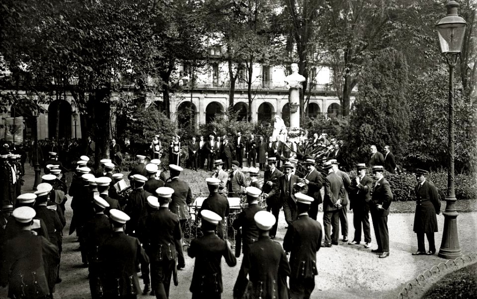 Homenaje a Usandizaga en la plaza de Gipuzkoa (4 de 5) - Fondo Car-Kutxa Fototeka