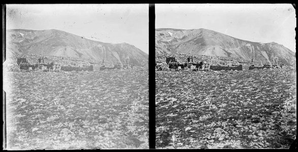 Homes i animals en la construcció del refugi d'Ulldeter (AFCEC TORRAS D 3975)