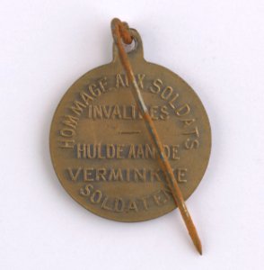 Hommage aux Soldats Invalides, medal by Pierre Theunis, Belgium, (1920), Coins and Medals Department of the Royal Library of Belgium, 2Lef 103-16 (verso)