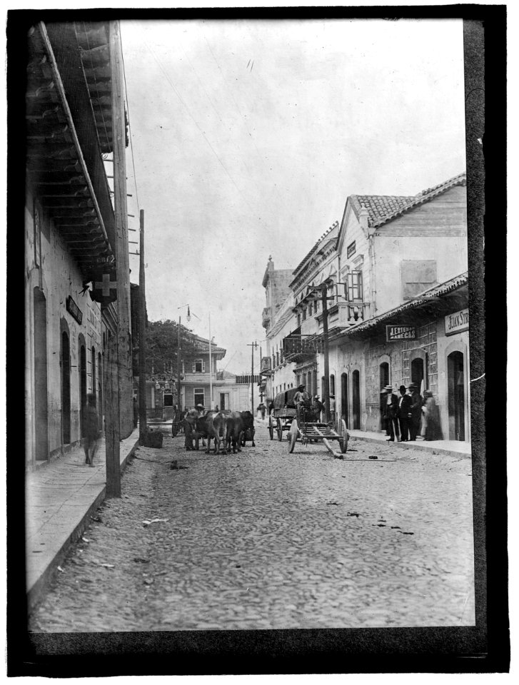 HONDURAS. STREET SCENE IN TEGUCIGALPA LCCN2016863547