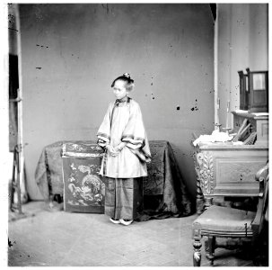 Hong Kong a Cantonese lady by John Thomson, 1869-1871 photo