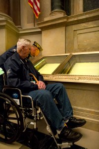 Honor Flight 20151019-01-027 (22325393032)
