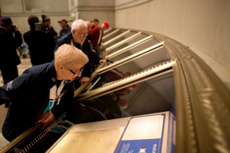 Honor Flight 20151019-01-039 (21717318703)