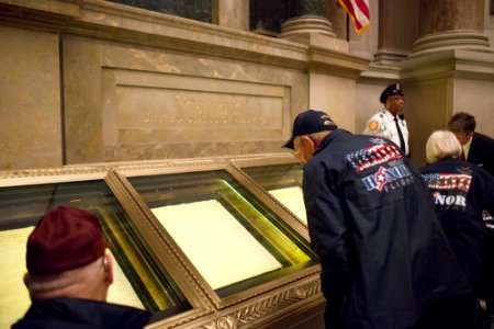 Honor Flight 20151019-01-045 (22150657748)