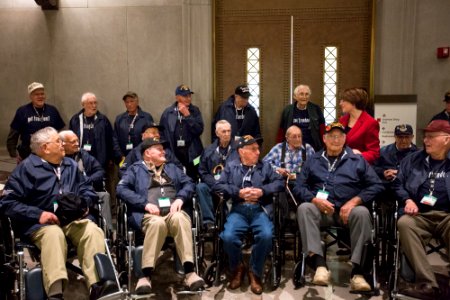 Honor Flight 20151019-01-077 (22349011351)