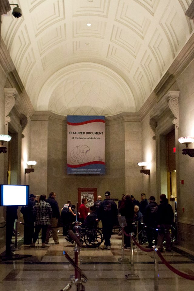 Honor Flight 20151019-01-065 (22151530149)