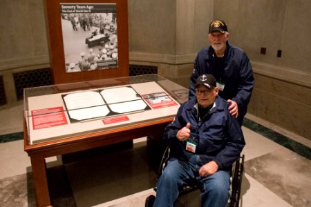 Honor Flight 20151019-01-089 (22151516019)