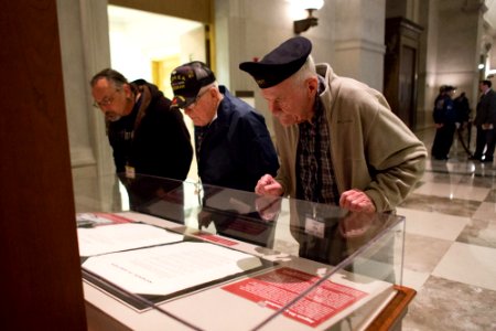 Honor Flight 20151019-01-101 (22325341852)