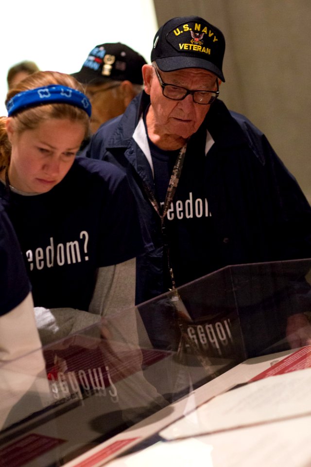 Honor Flight 20151019-01-109 (22151500739)